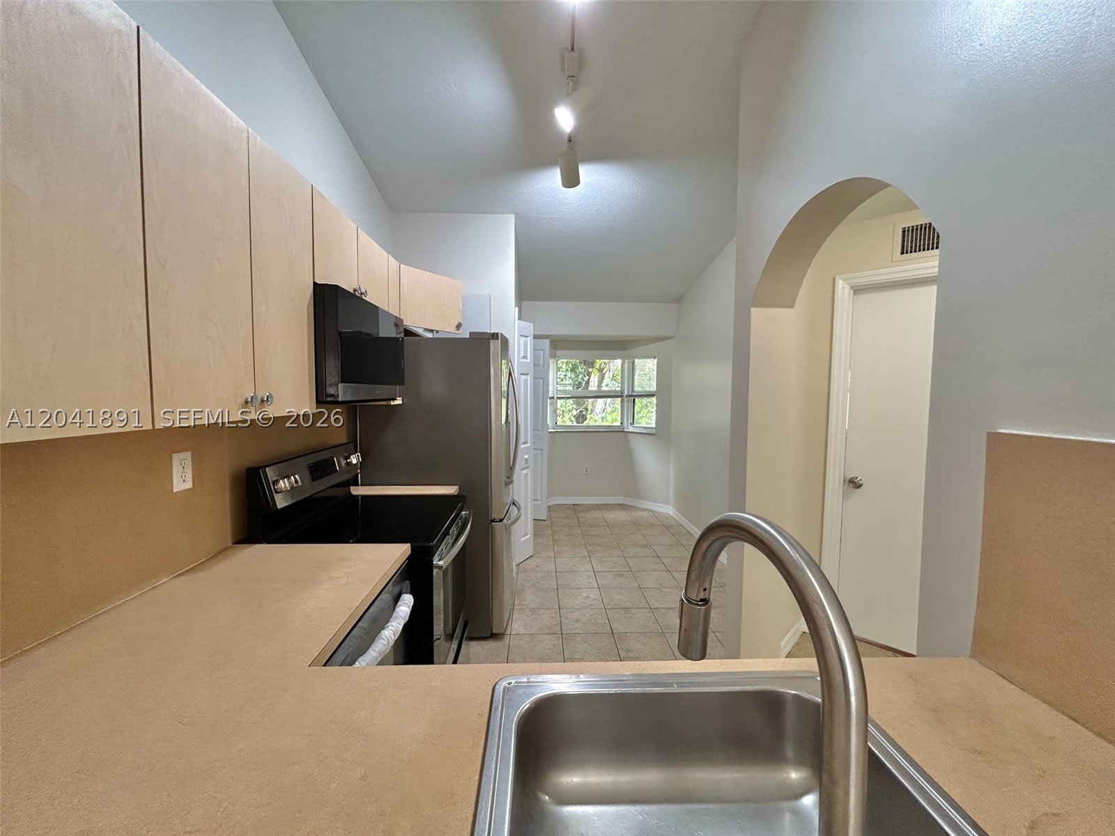 1270 SE 28th Ct – photo 5