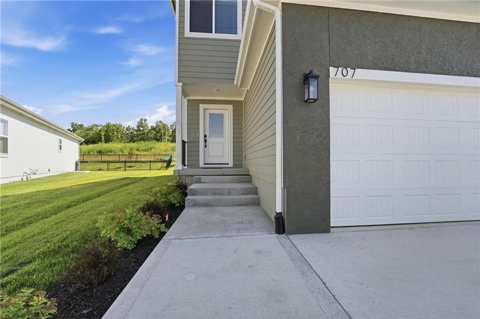 {707} Brand New Creekmoor 2 Story + Modern design & Finishes – photo 2