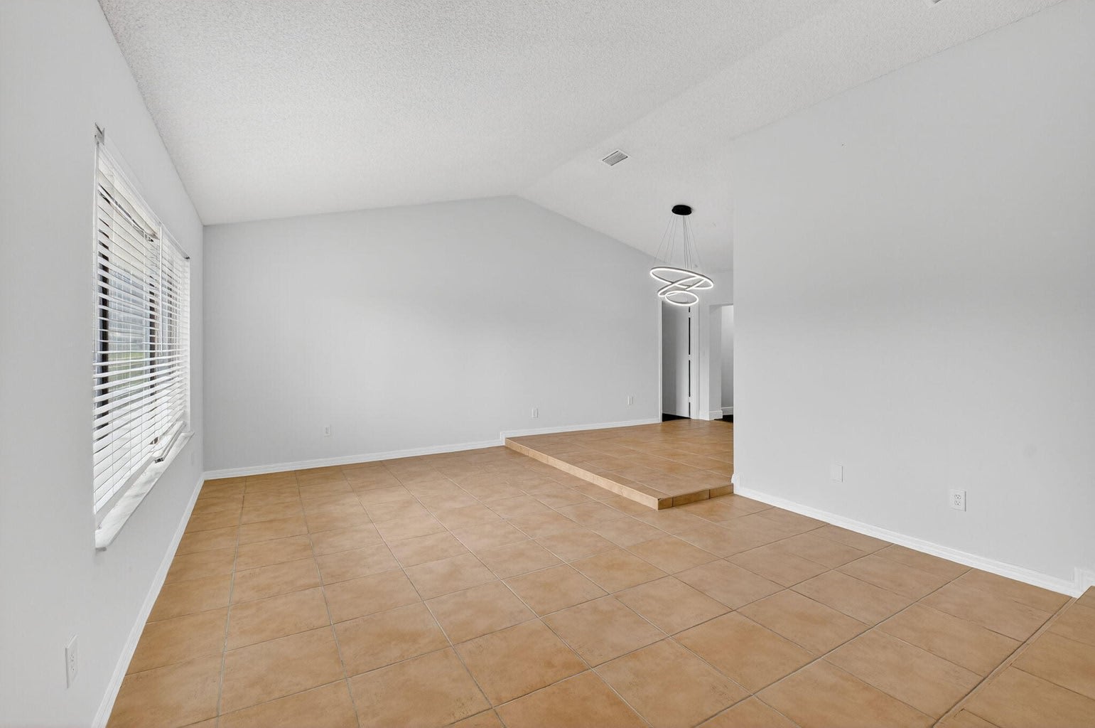 4135 Bay Laurel Way – photo 3