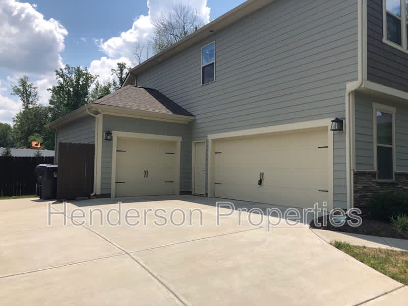 10728 Vanguard Parkway – photo 2