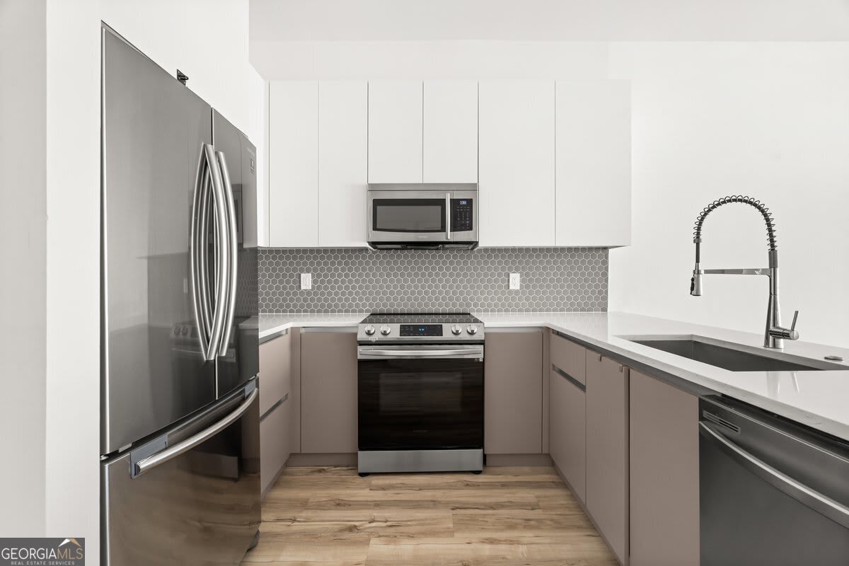 1155 Custer Avenue SE – photo 3