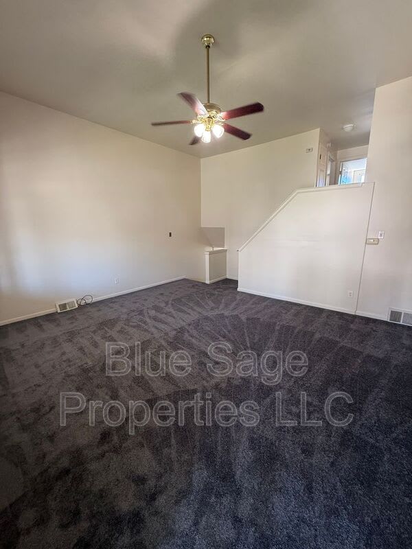 1427 Simpson St – photo 2