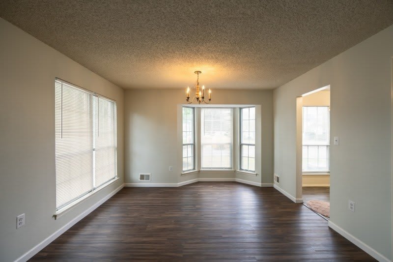 361 Hadleigh Ln – photo 5