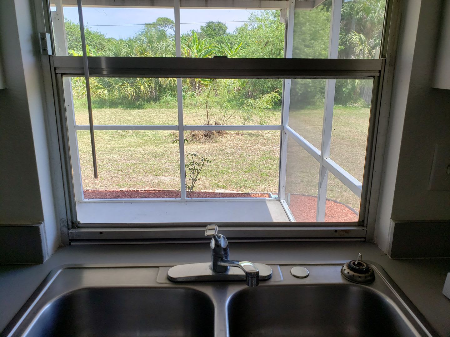 2/2/1 with screened lanai – photo 4
