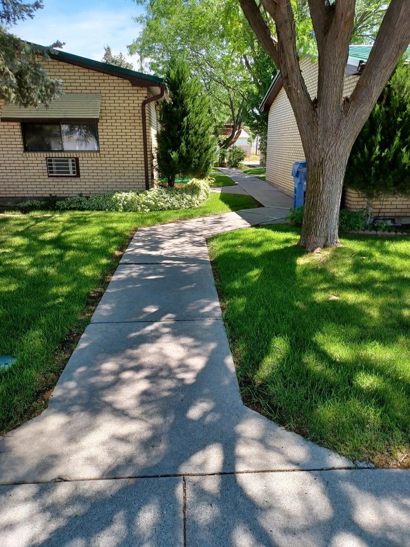 South Downey Apartments – photo 1
