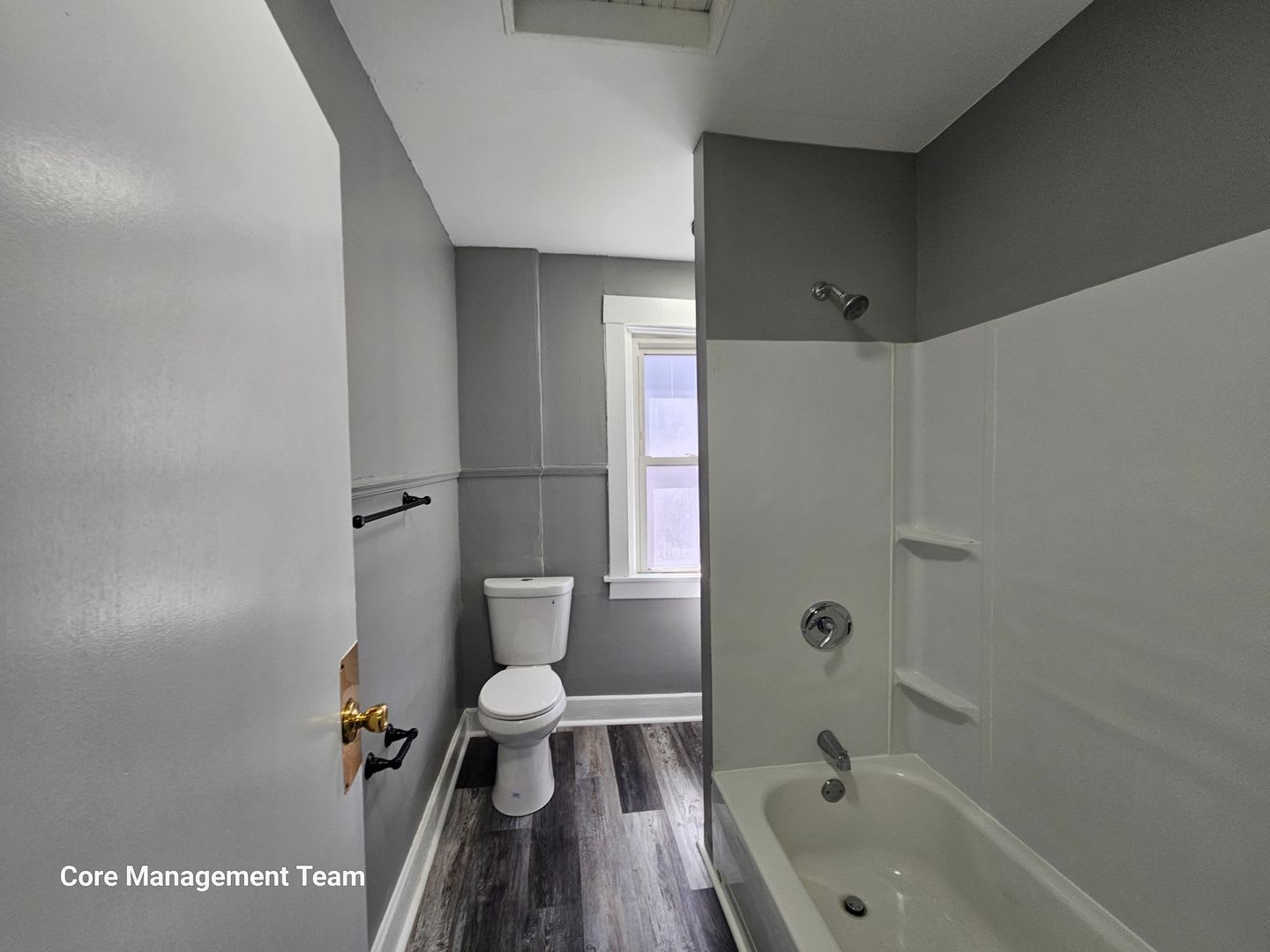 Updated 1 Bedroom 1 Bath Apartment For Rent – photo 4