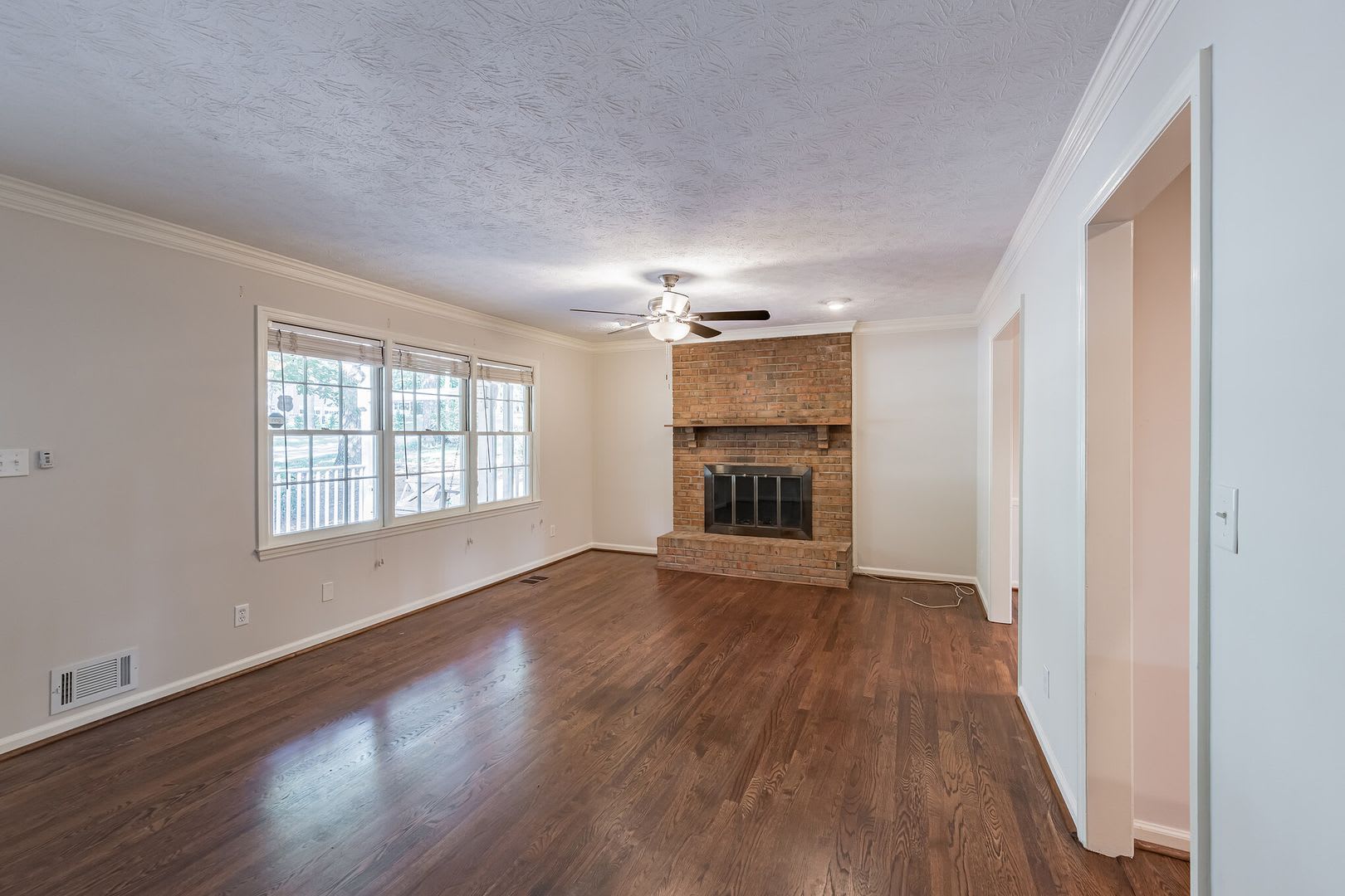 Room In 4 Bedroom Home In Roswell – photo 2