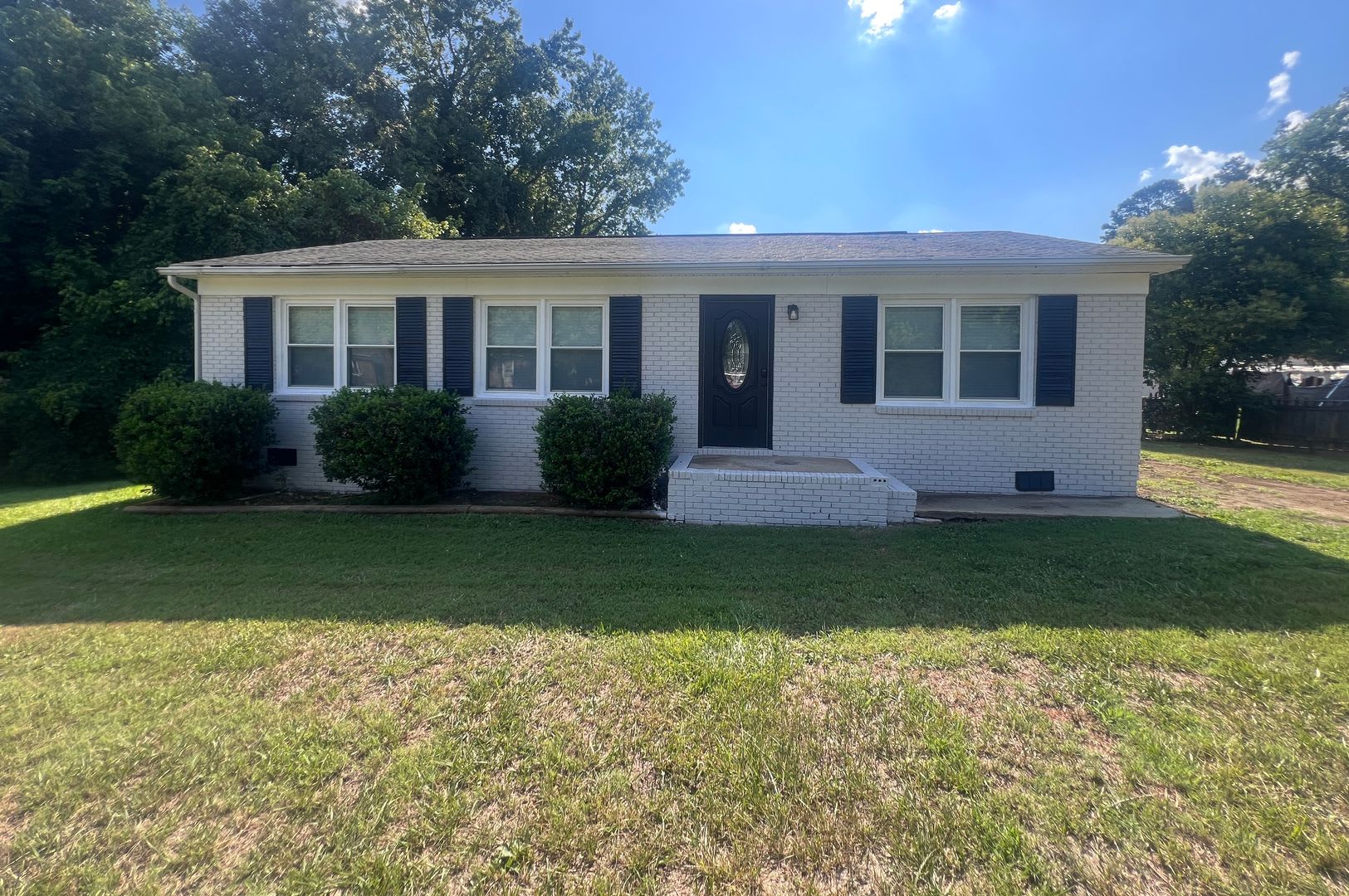 **Price reduced with Move-in Special of $250 OFF the first full months rent** – photo 2