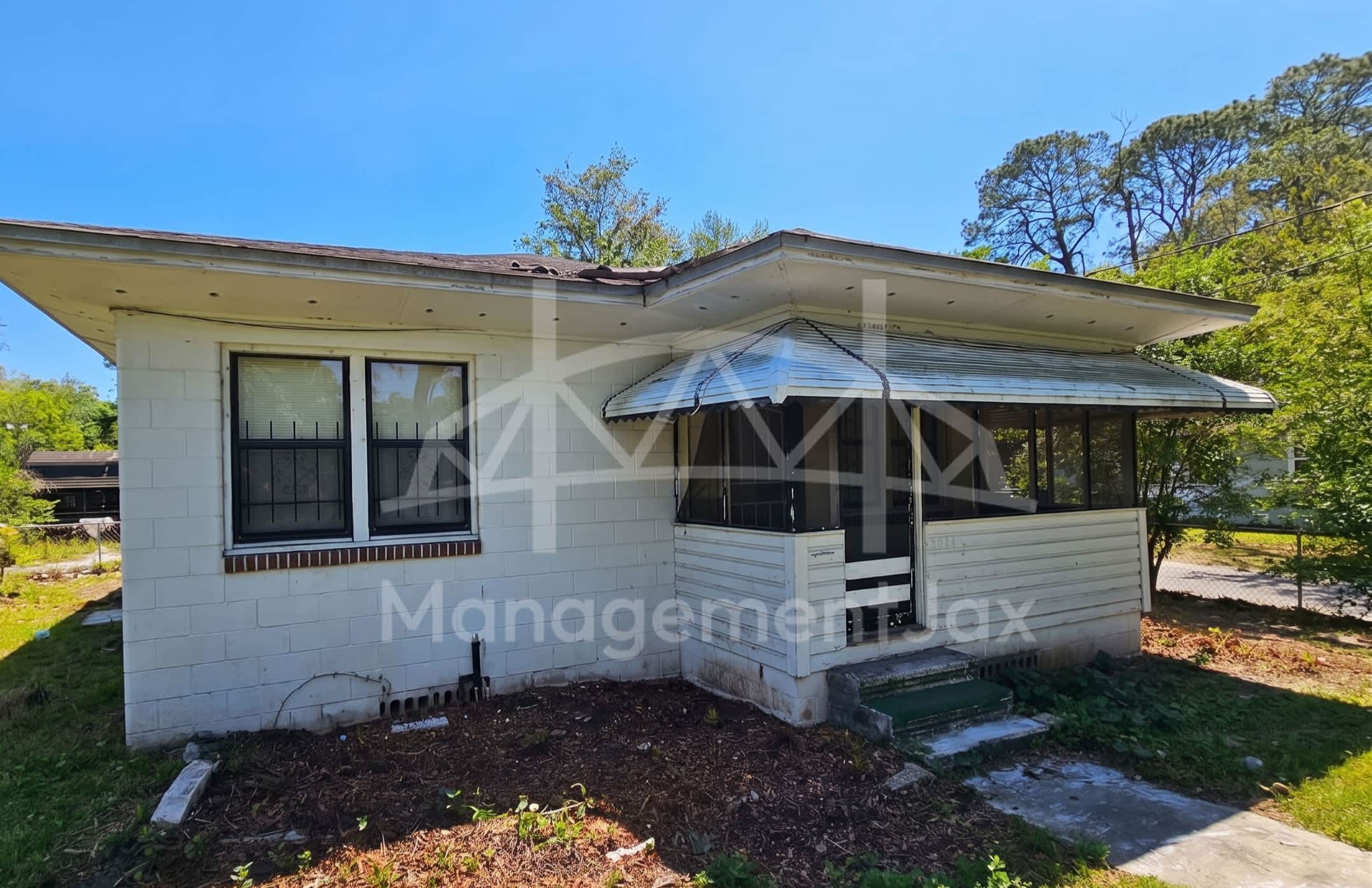 2040 West 15th Street – photo 1