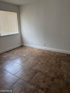 2855 Winkler Avenue – photo 5