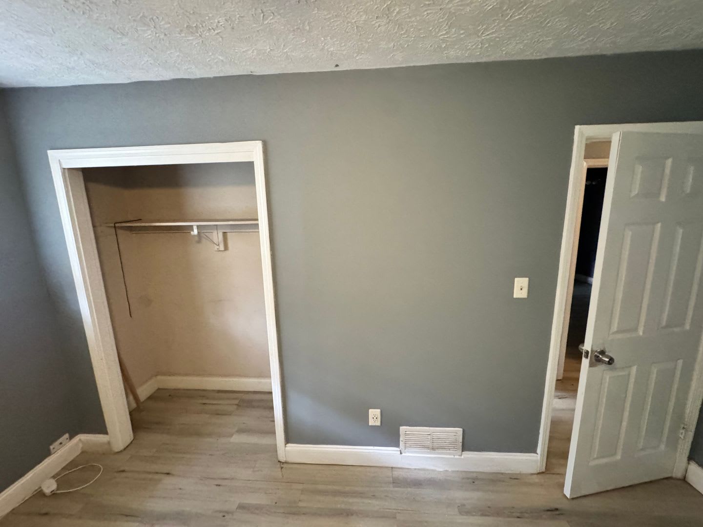 Room in 4 Bedroom Home at Cedar Hurst Trl – photo 3