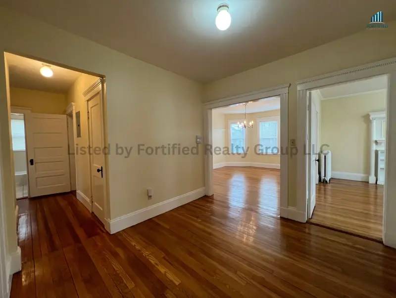 142 Washington St – photo 5