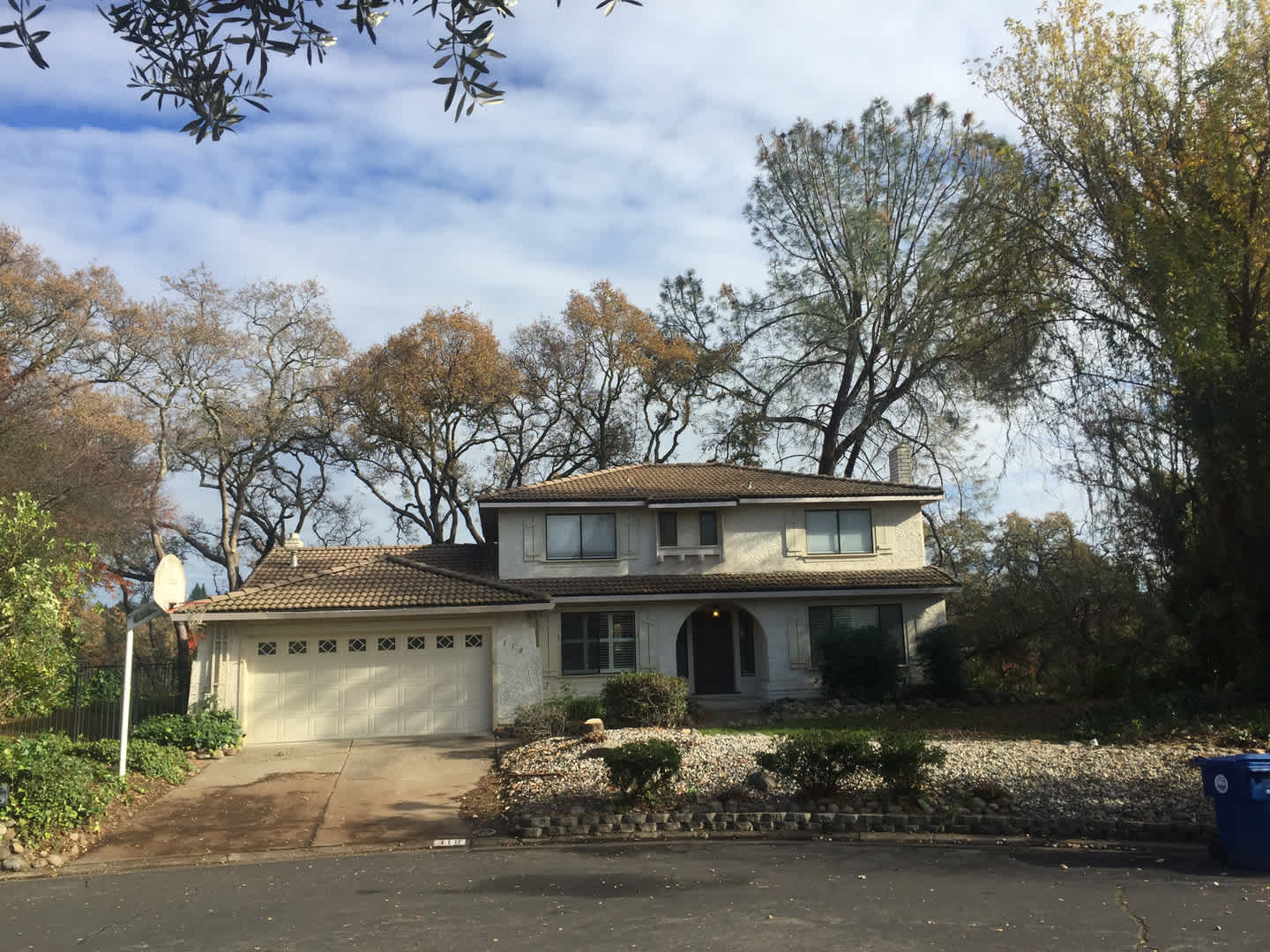 Gorgeous American River Canyon South home on cul-de-sac backing to Hinkle Creek Nature Area. – photo 1