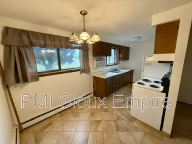 440 S. Western – photo 4