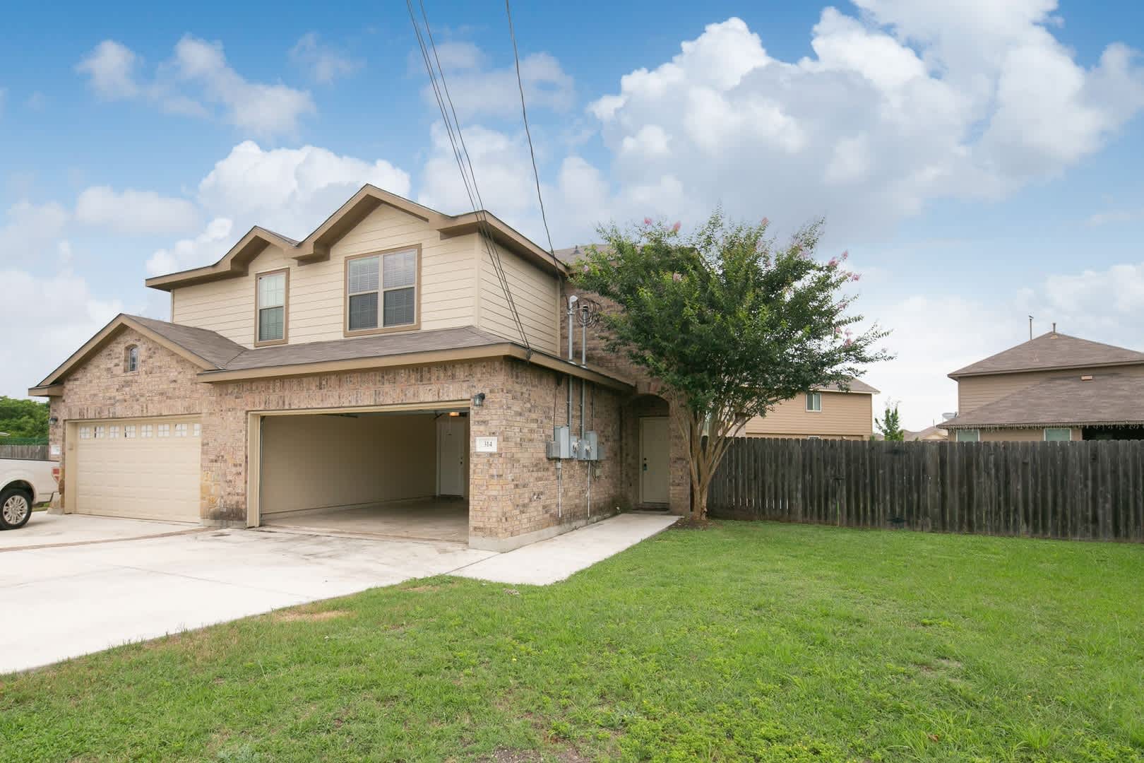 Available Now Beautiful 3 Bedroom Duplex Located In New Braunfels Texas – photo 2