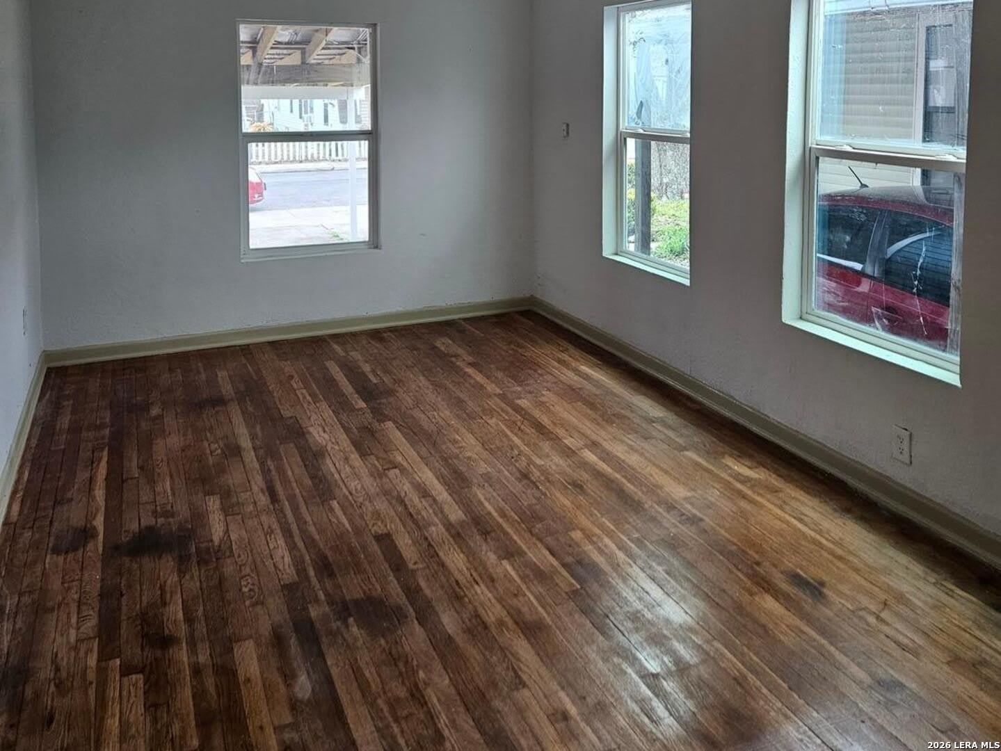 335 Baker – photo 3