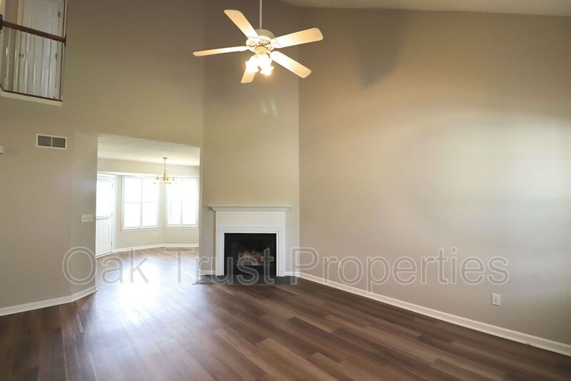 294 Hastings Dr – photo 3