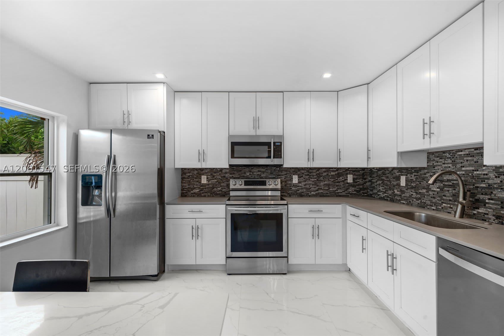 524 NW 10th St – photo 2
