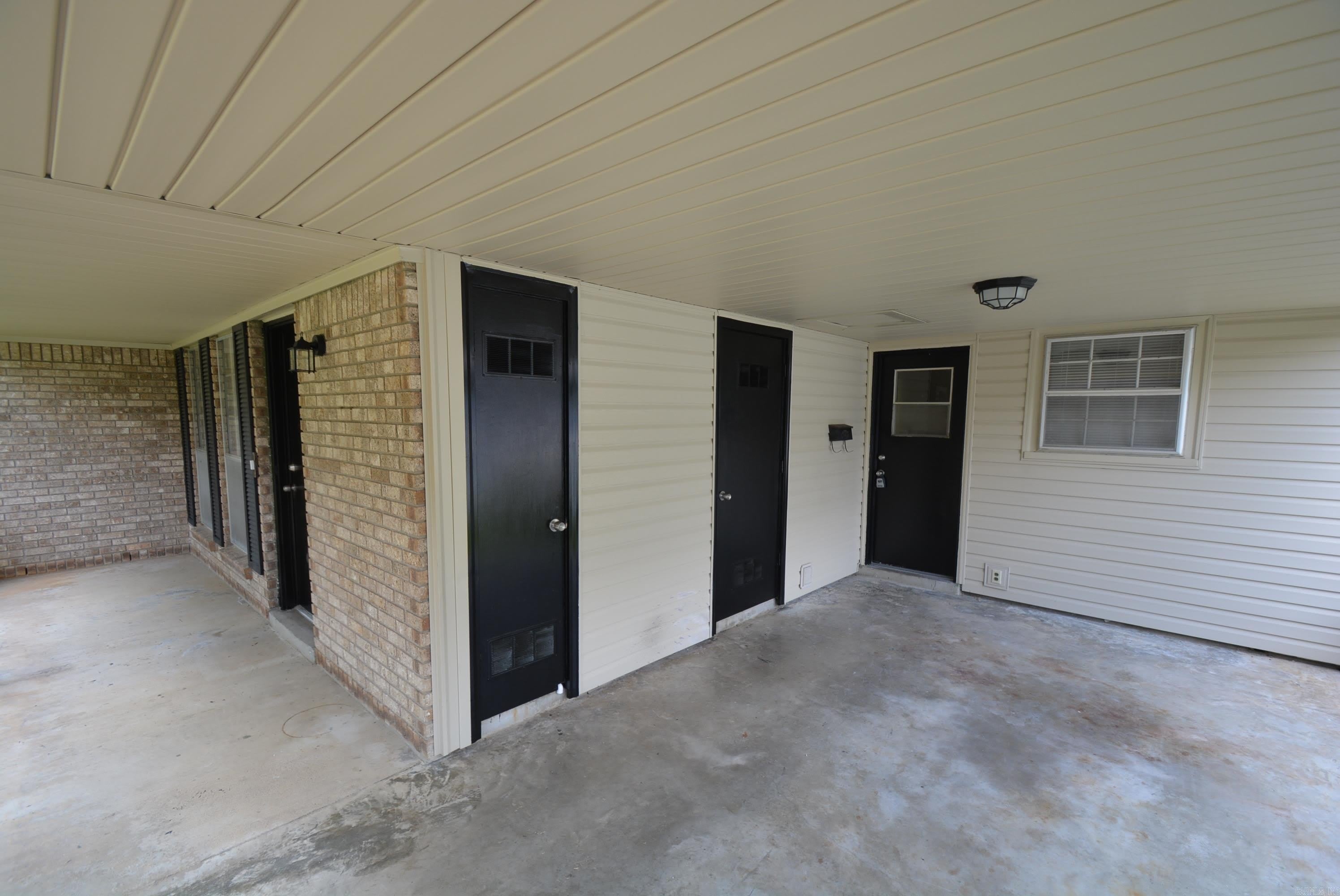 7400 Denise Drive – photo 2