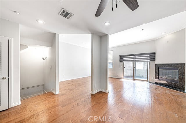 2345 Montrose Avenue – photo 3