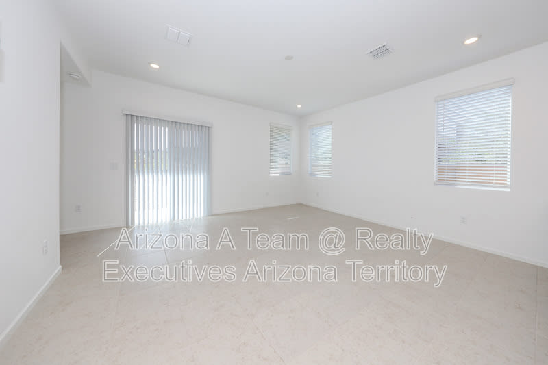 17581 South Desert Barberry Drive – photo 4