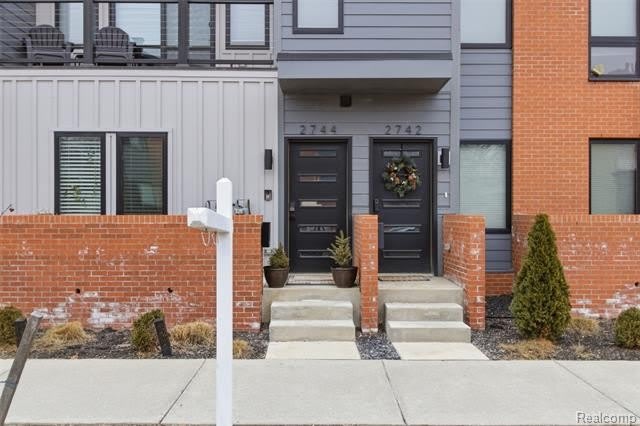 2744 Harrison Street – photo 2