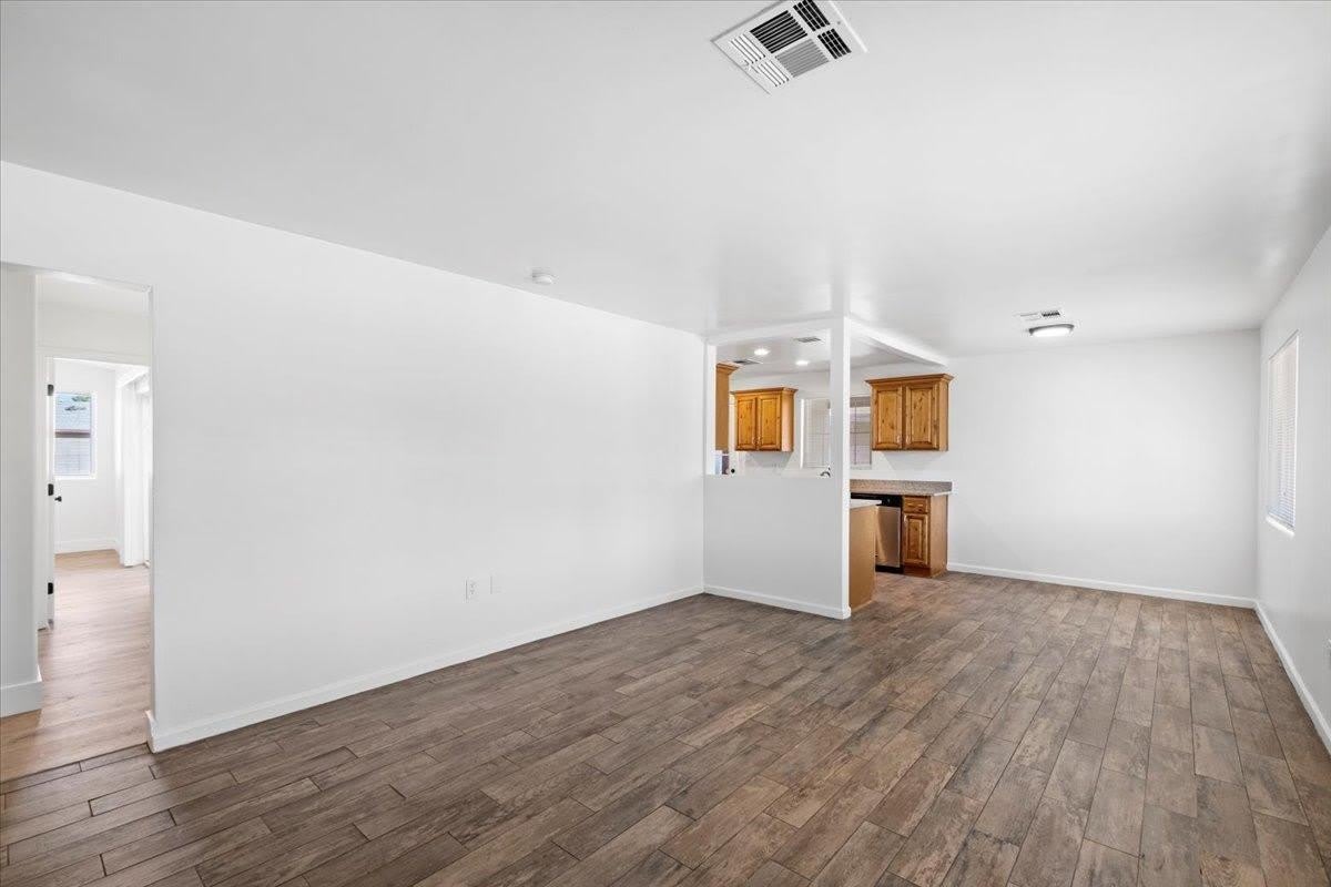 528 W 18TH Street – photo 5
