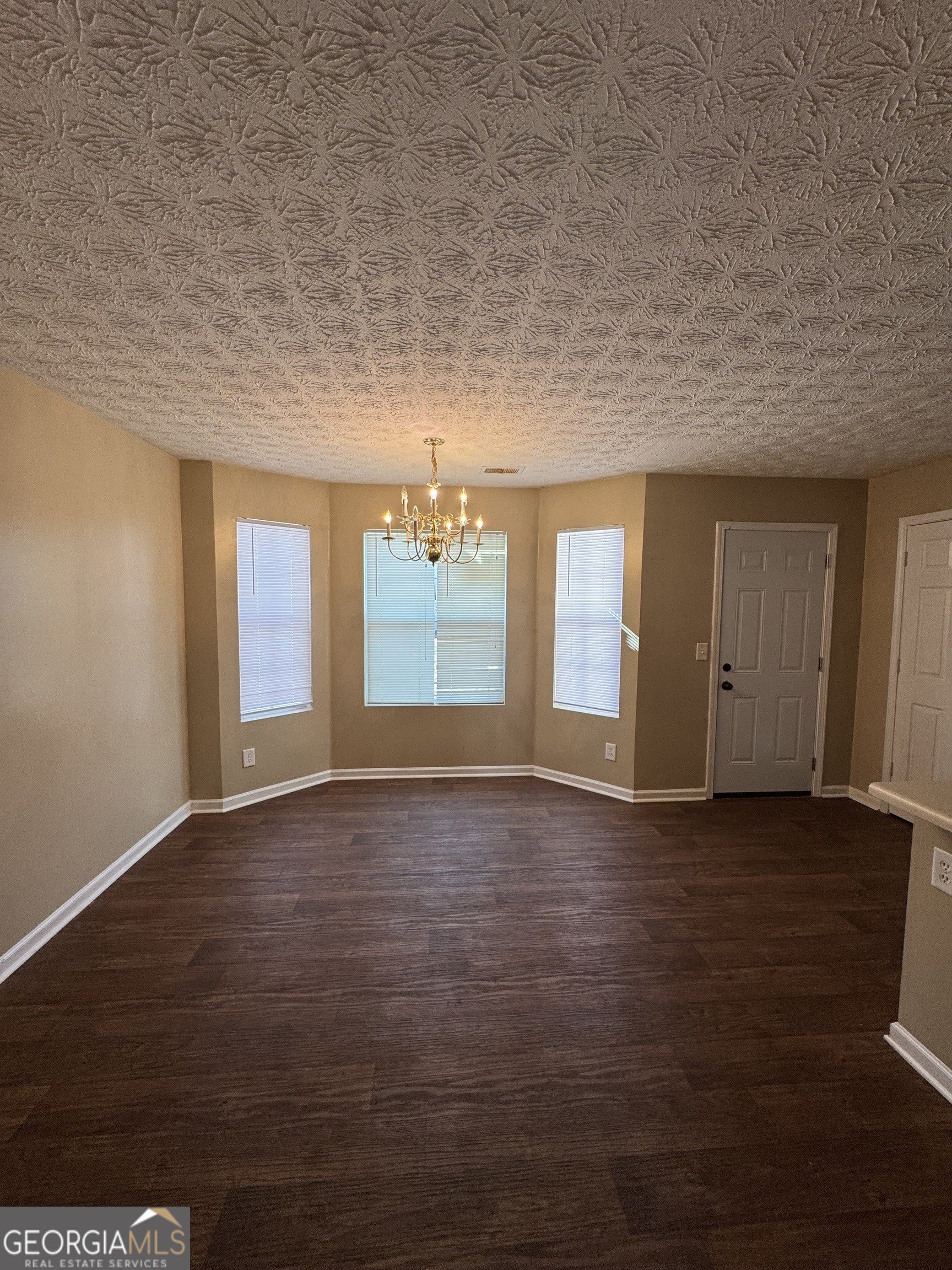 5869 Strathmoor Manor Circle – photo 5