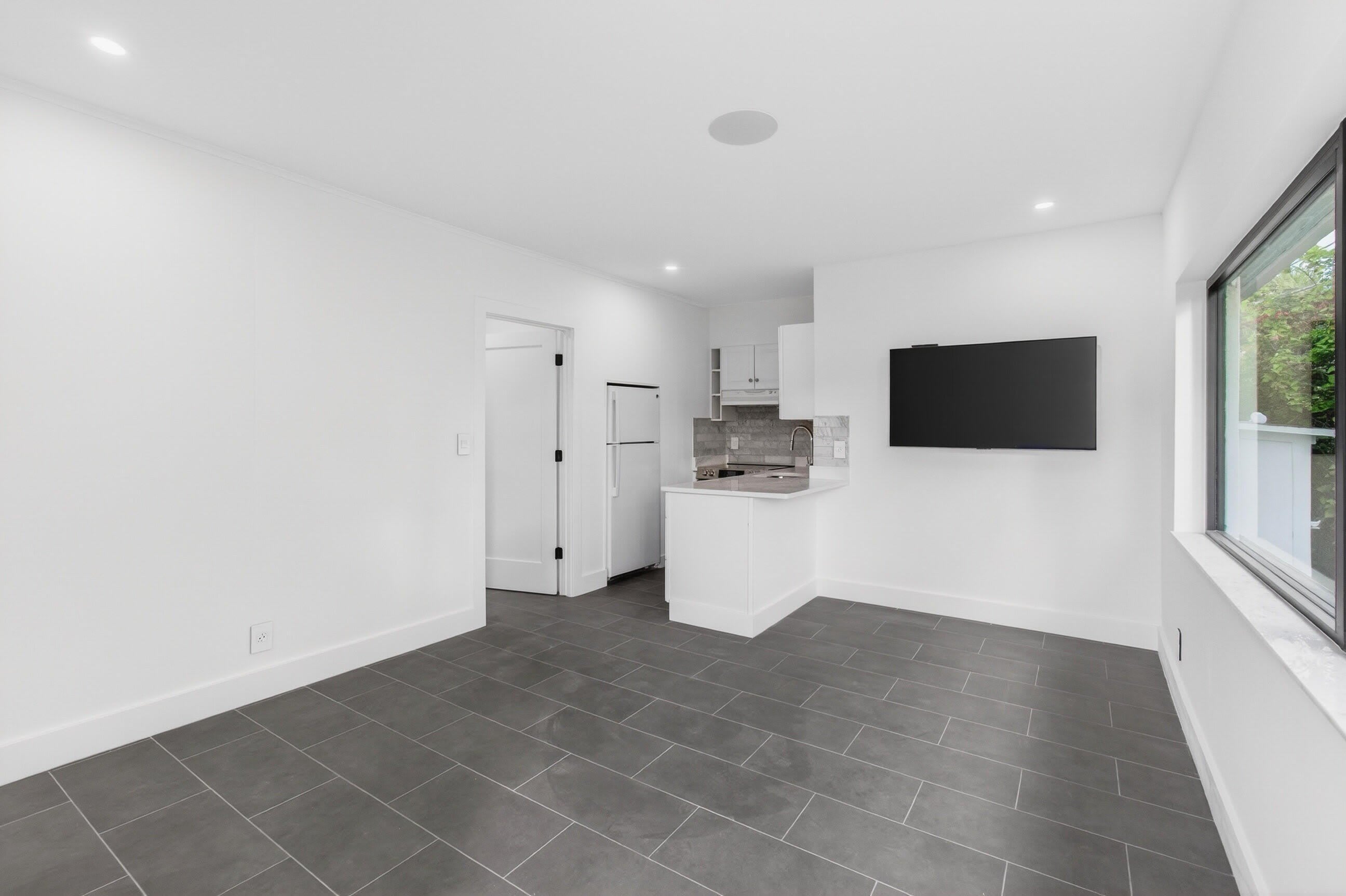 3720 Morton Avenue – photo 3