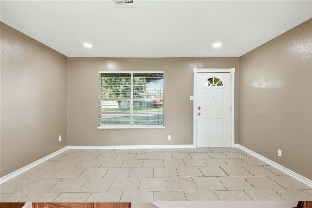 1110 Shephard Drive – photo 3
