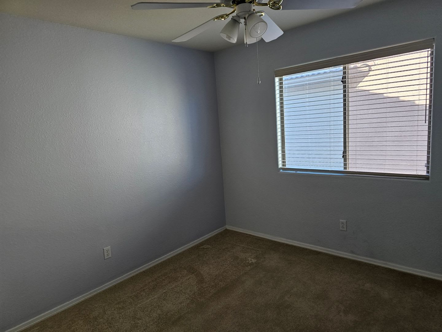 Spacious 5 bd room 2.5 bathroom home – photo 1