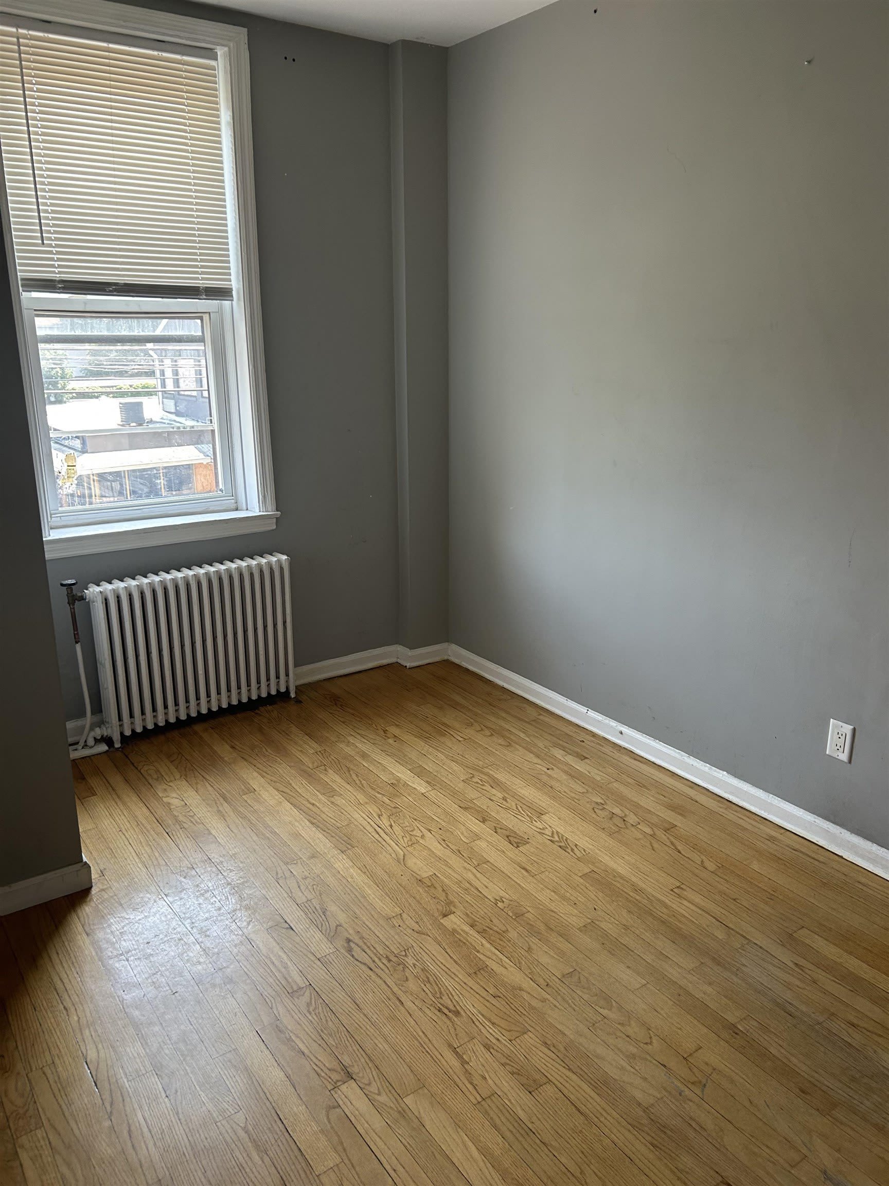581 60TH ST – photo 2