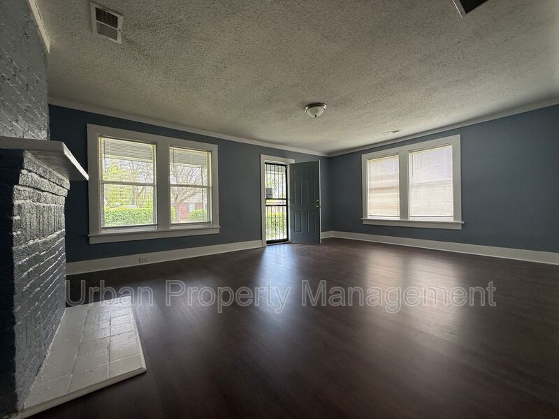 425 Carpenter St – photo 2