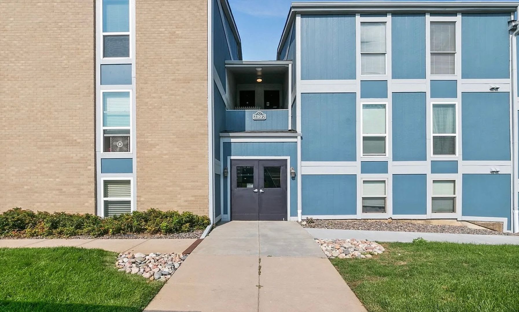 Spacious Centennial Condo – photo 1