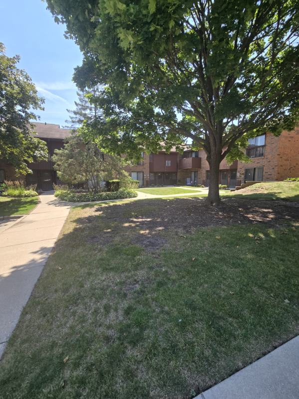9096 North Park Plaza Court – photo 1