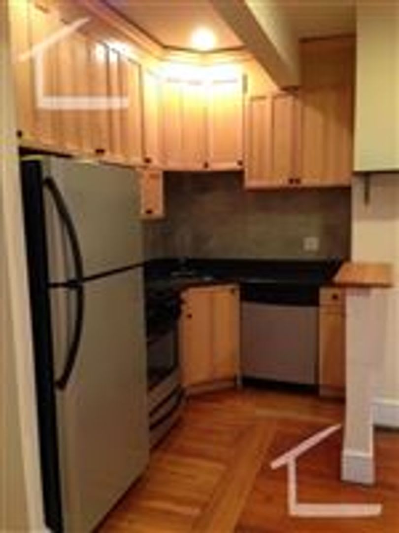 204 Winthrop Rd #6F Brookline MA 02445 – photo 3