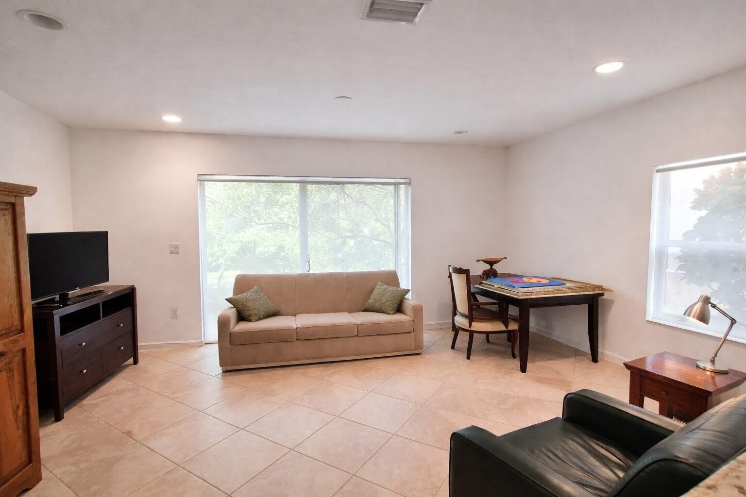 2521 NW 31st Court – photo 4