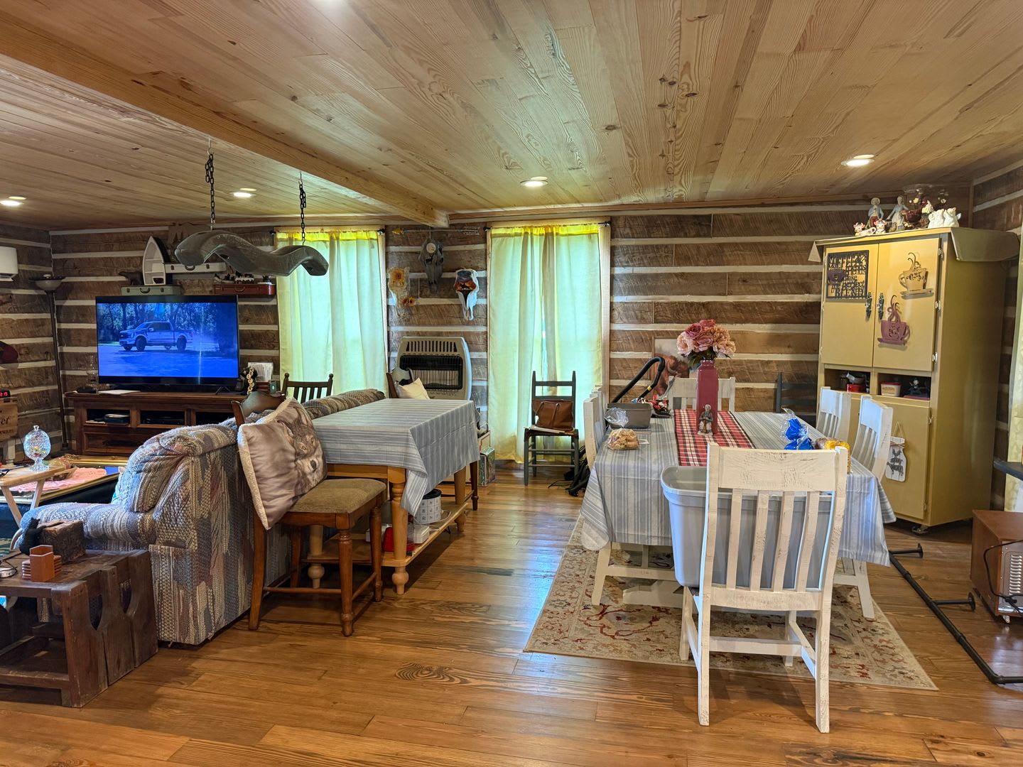 4587 Hwy 171 "Cabin" – photo 2