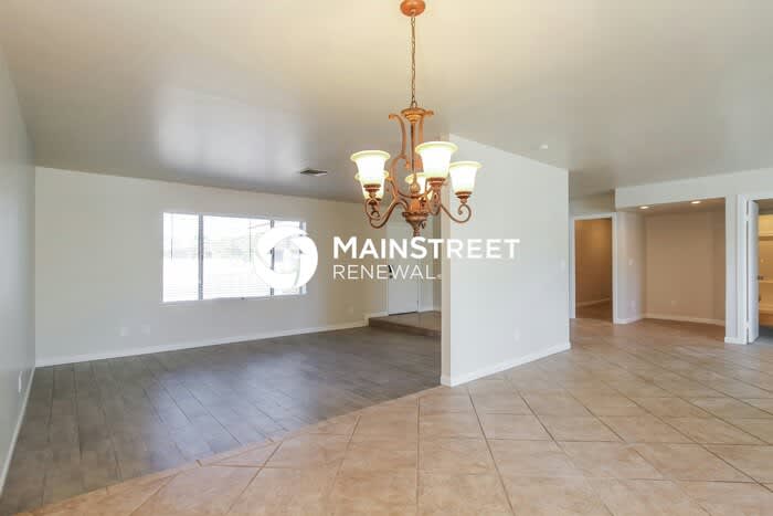 15607 North 60th Avenue – photo 3