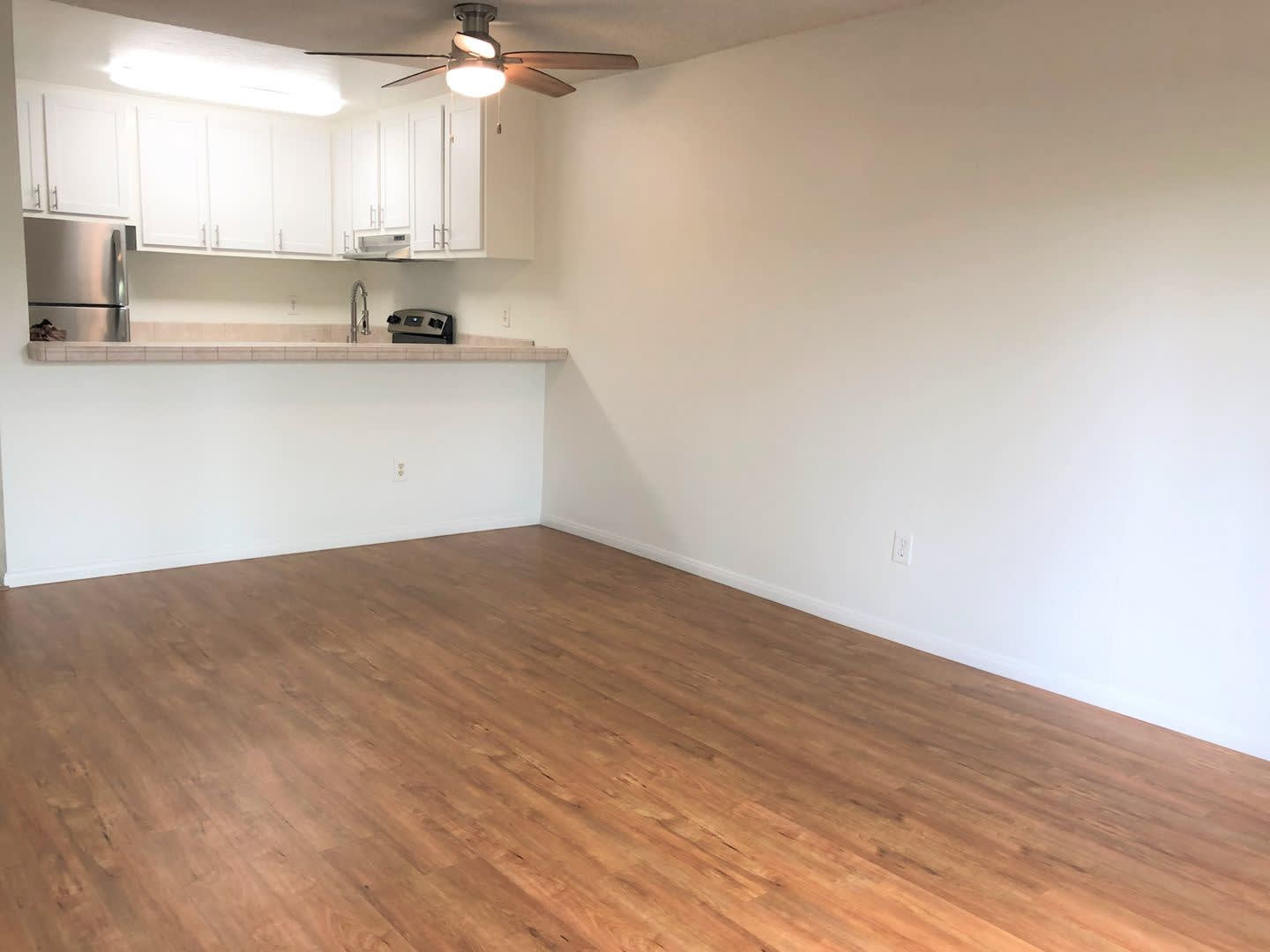 Available Now! 1-Bedroom Condo in Bay Ho – photo 5