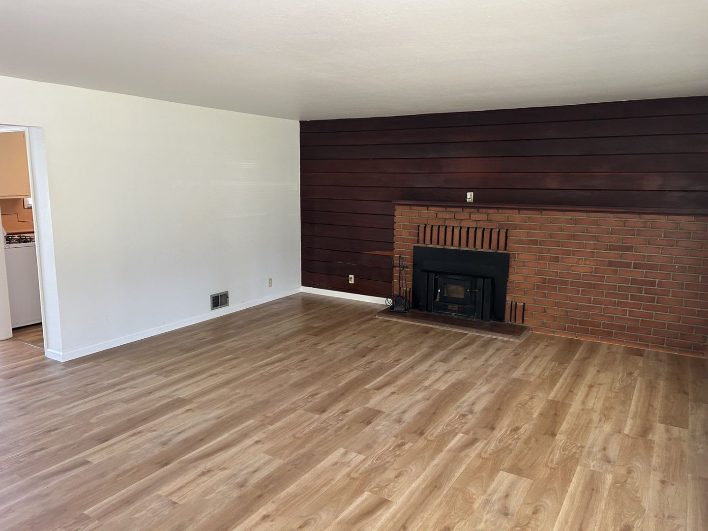 Beautiful 4 Bedroom, 2 Bath Eastside Vallejo Home – photo 3