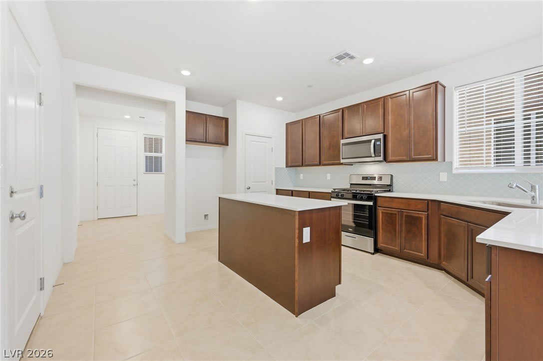 3765 Osiris Avenue – photo 5