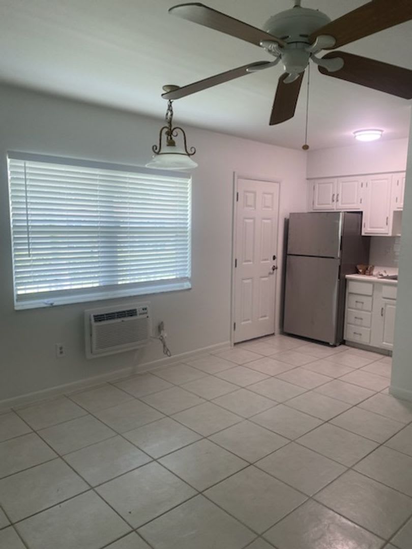 seabreeze South condo – photo 1