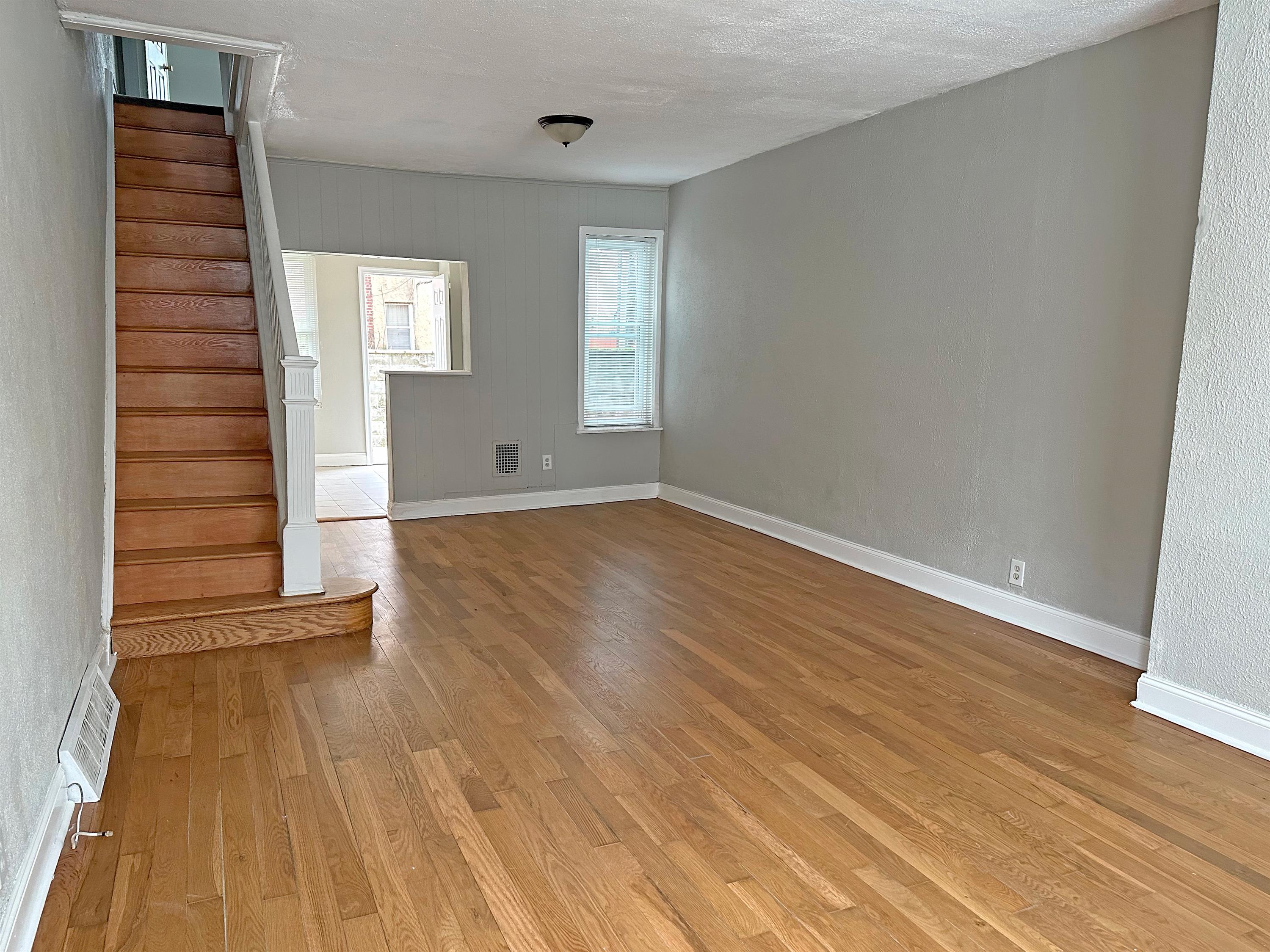 1528 S Hollywood – photo 5