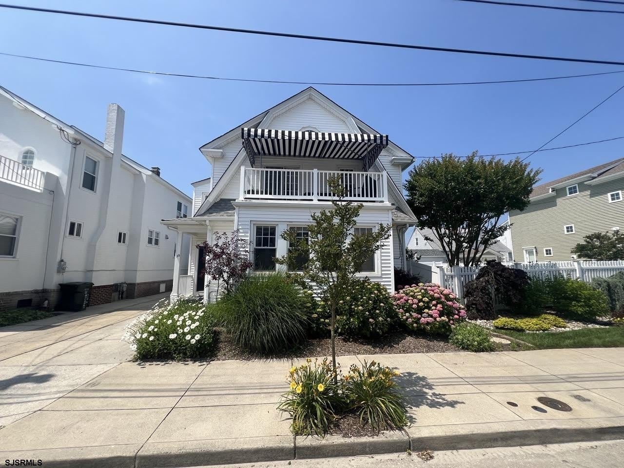 112 N Belmont Ave – photo 1