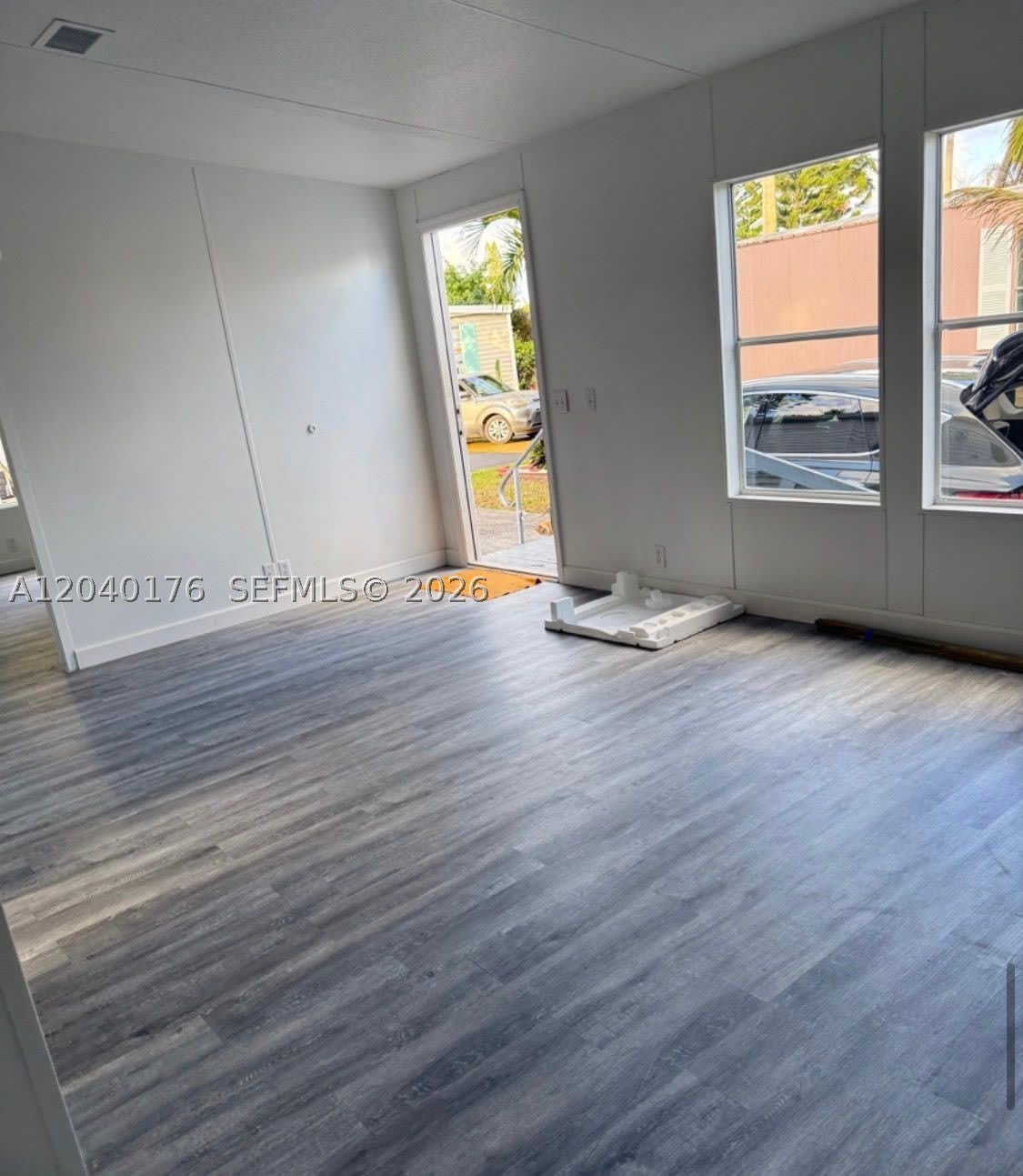 100 NE 6th Ave – photo 5