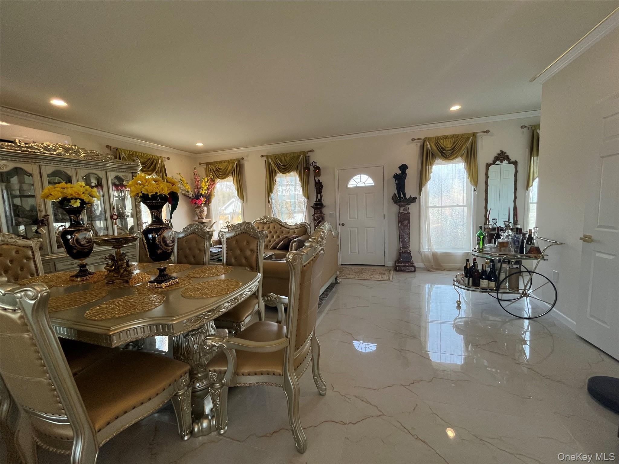 126 Trafalgar Drive – photo 2