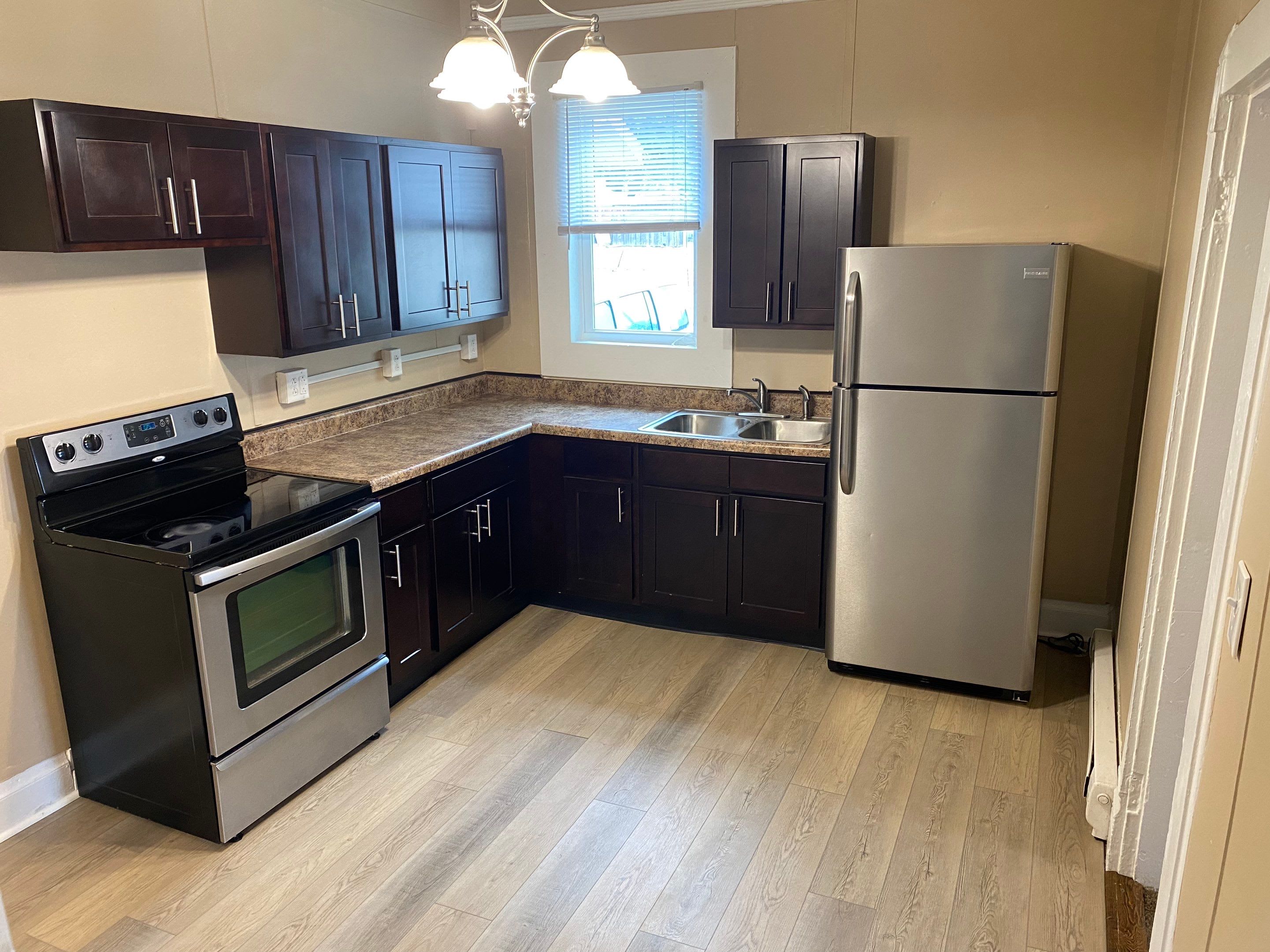 400 N Anderson St 400 – photo 3