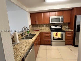 1100 NE 191st St – photo 2