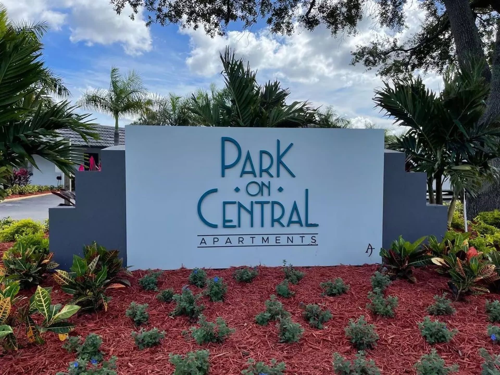 Park On Central Apartments – photo 3